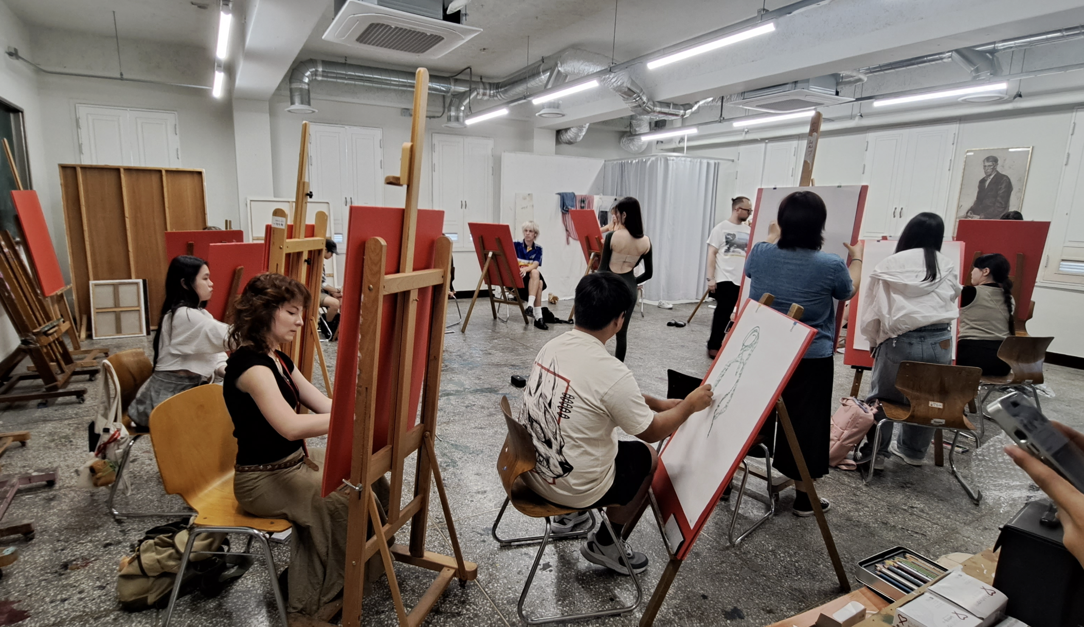 워크숍 진행 중.